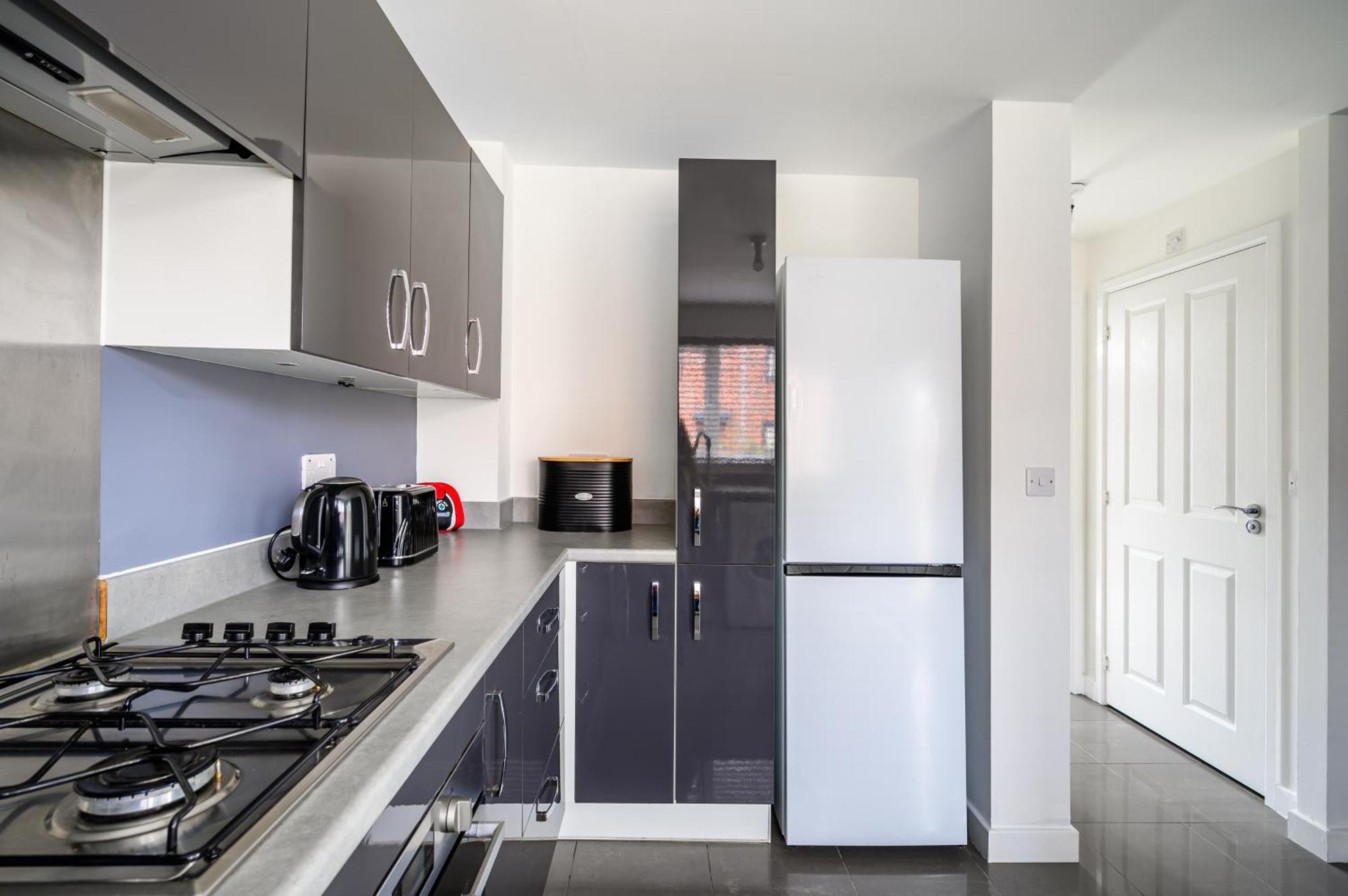 Sleeps 5, City Centre Close, Manchester, Free Fast Wi-Fi, Free Parking, 55-Inch Tv, Self-Check In - Contractors!