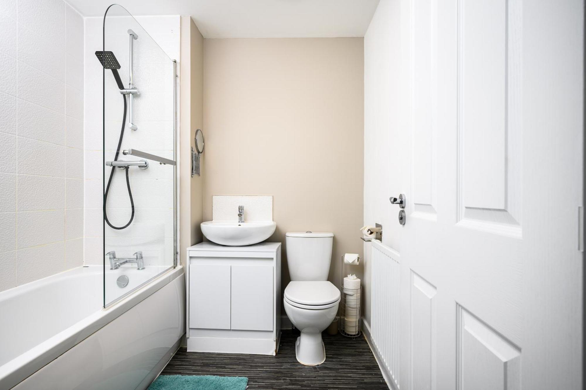 Sleeps 5, City Centre Close, Manchester, Free Fast Wi-Fi, Free Parking, 55-Inch Tv, Self-Check In - Contractors! Casa vacanze Manchester