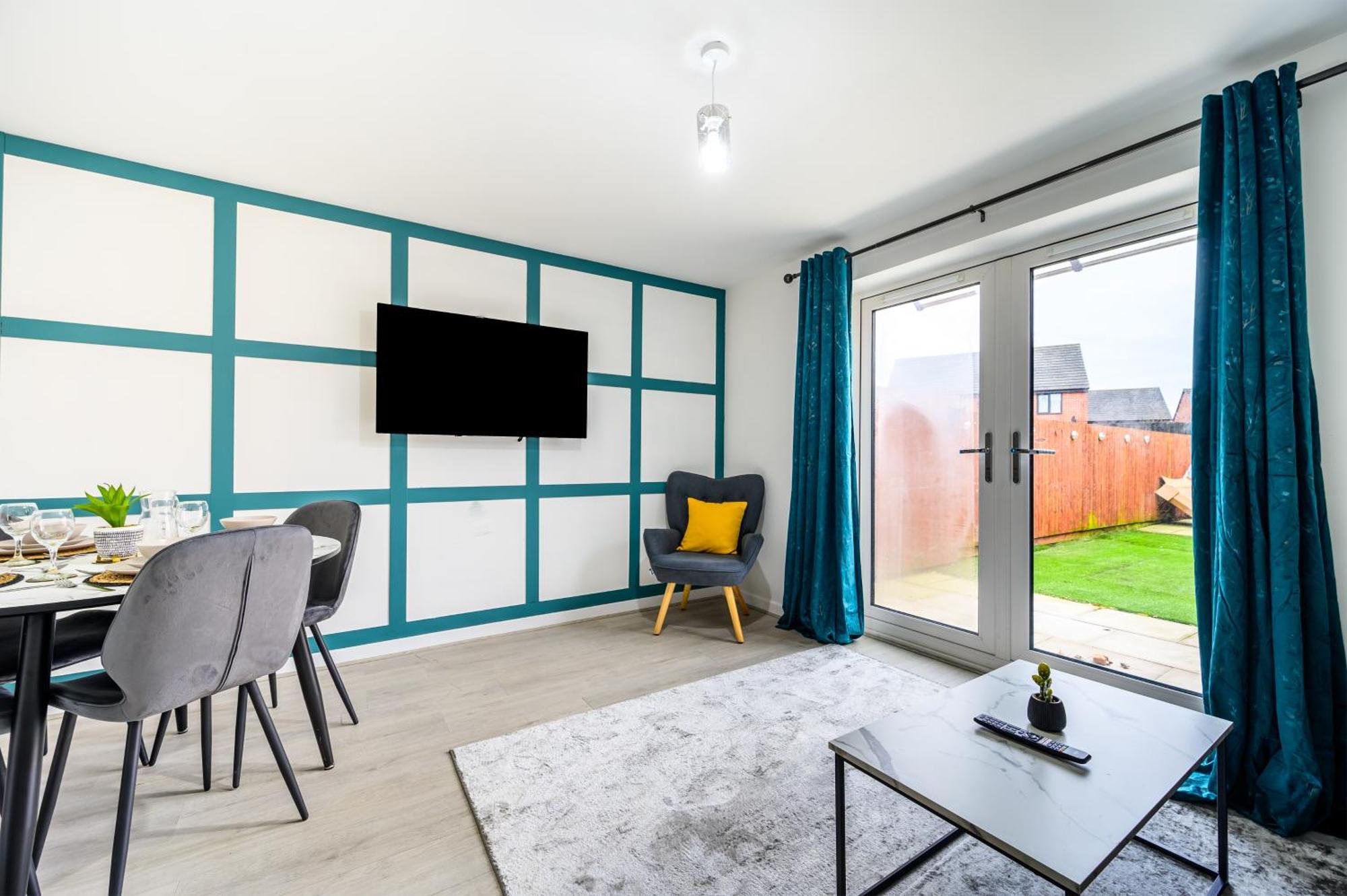 Sleeps 5, City Centre Close, Manchester, Free Fast Wi-Fi, Free Parking, 55-Inch Tv, Self-Check In - Contractors! * Manchester