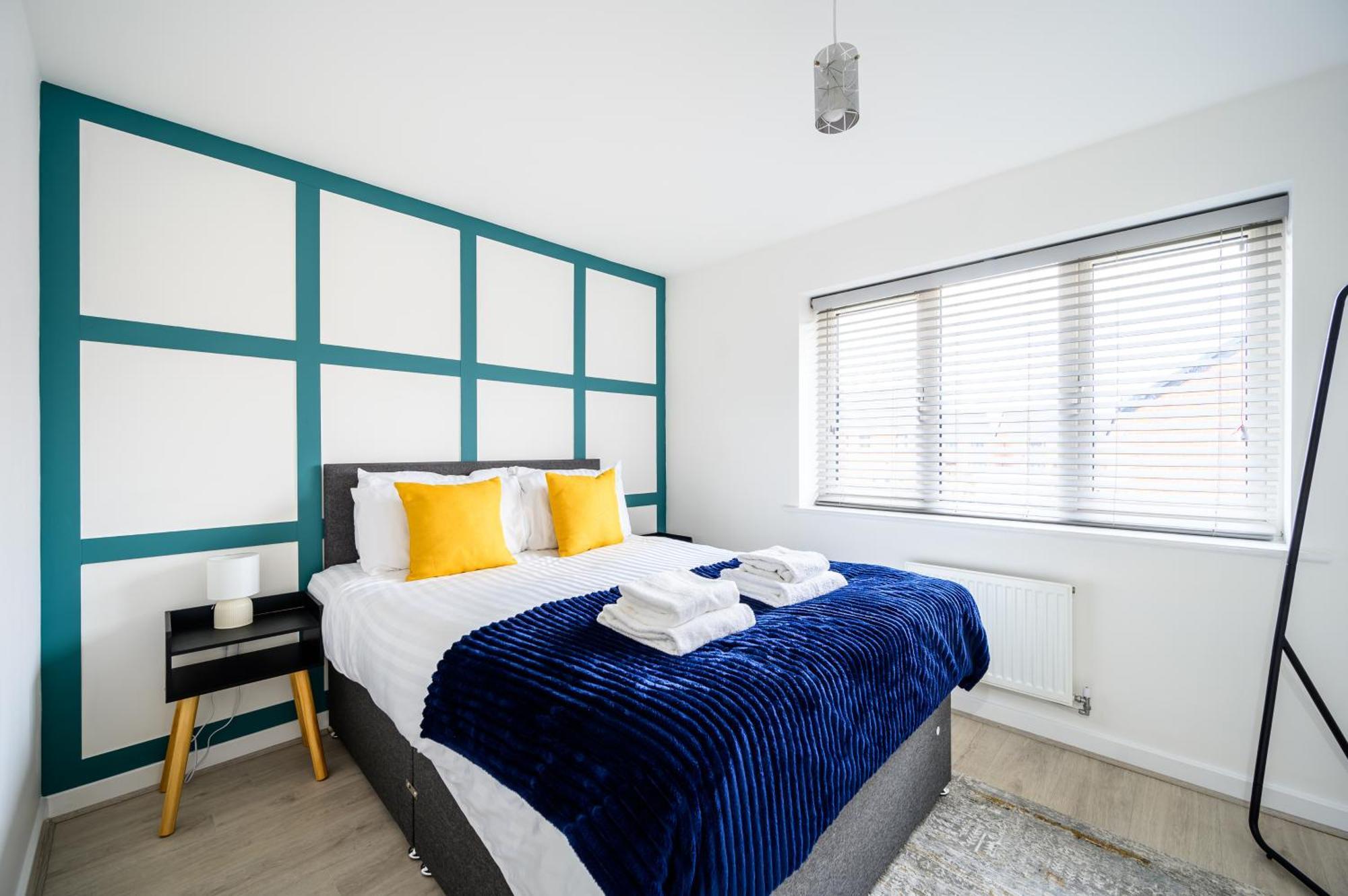 Sleeps 5, City Centre Close, Manchester, Free Fast Wi-Fi, Free Parking, 55-Inch Tv, Self-Check In - Contractors!